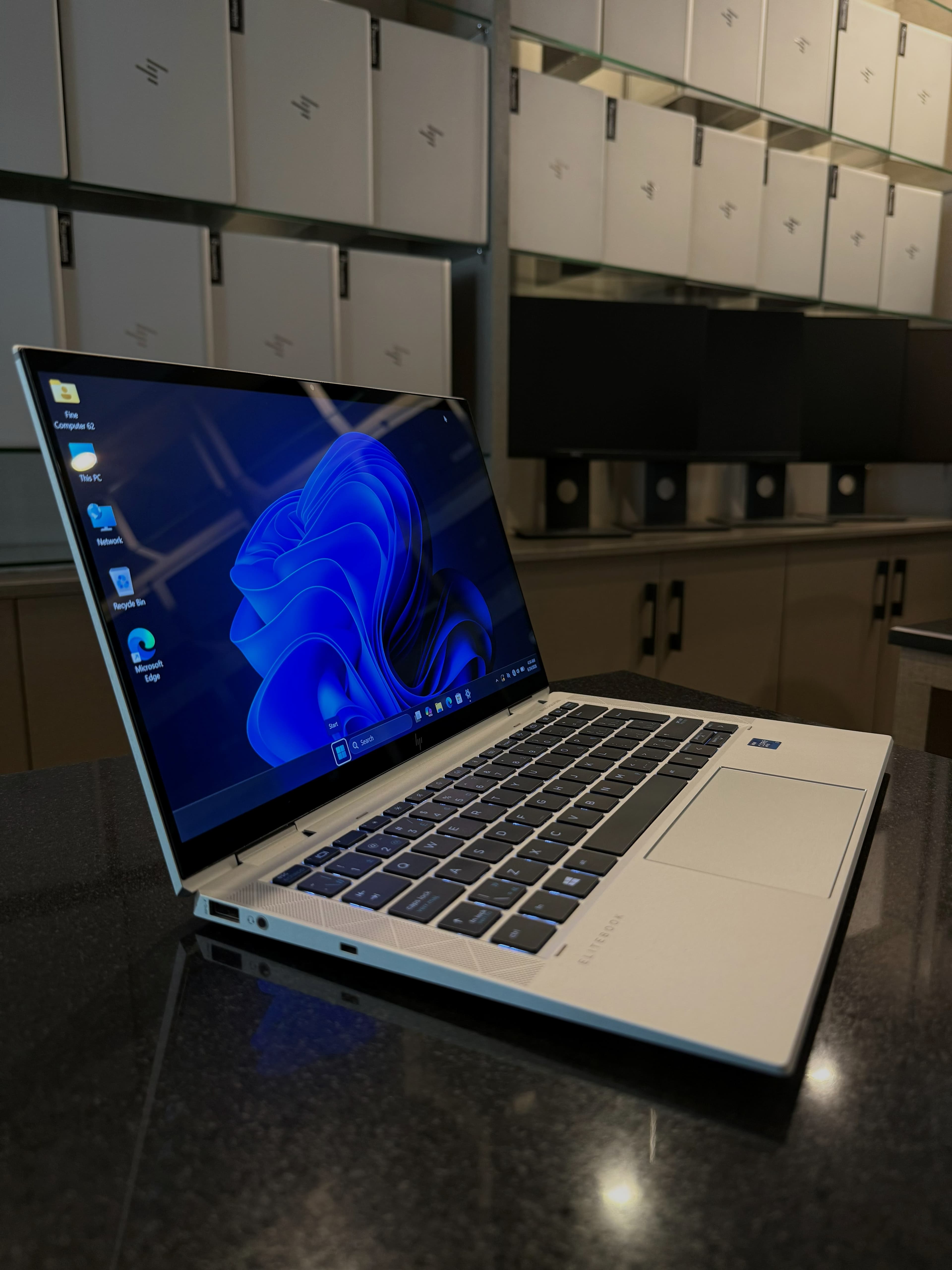 HP 1030 G8